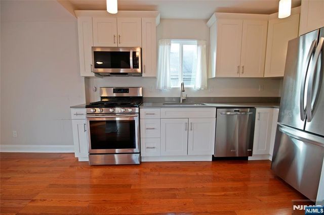 403 Undercliff Avenue, Edgewater, NJ 07020