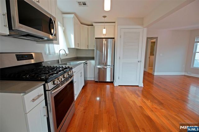 403 Undercliff Avenue, Edgewater, NJ 07020