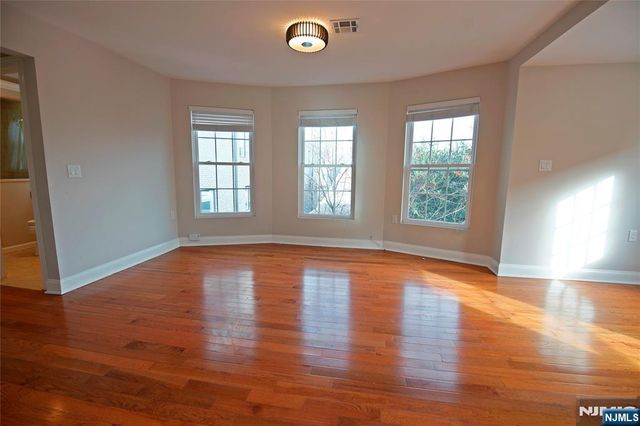 403 Undercliff Avenue, Edgewater, NJ 07020