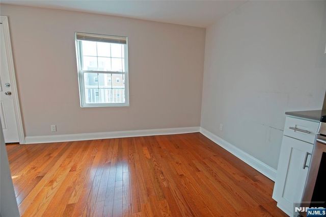 403 Undercliff Avenue, Edgewater, NJ 07020