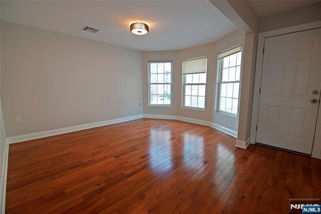403 Undercliff Avenue, Edgewater, NJ 07020