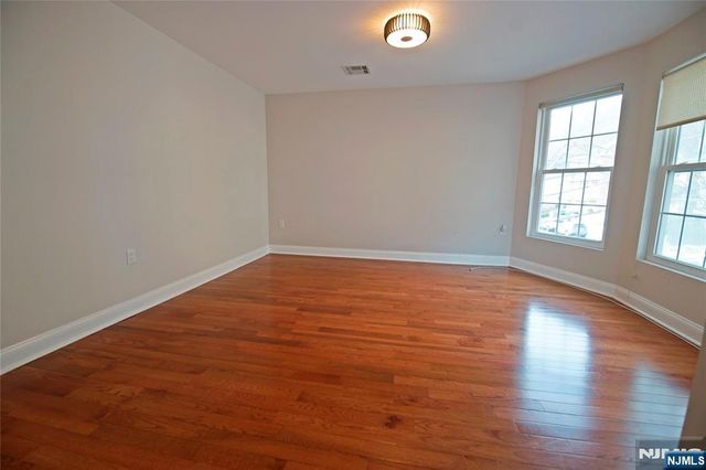 403 Undercliff Avenue, Edgewater, NJ 07020