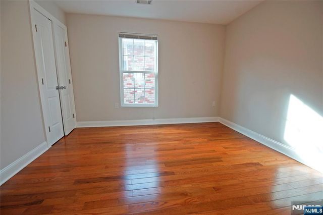 403 Undercliff Avenue, Edgewater, NJ 07020