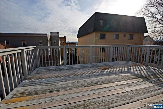 403 Undercliff Avenue, Edgewater, NJ 07020