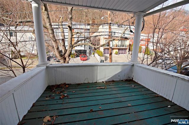 403 Undercliff Avenue, Edgewater, NJ 07020