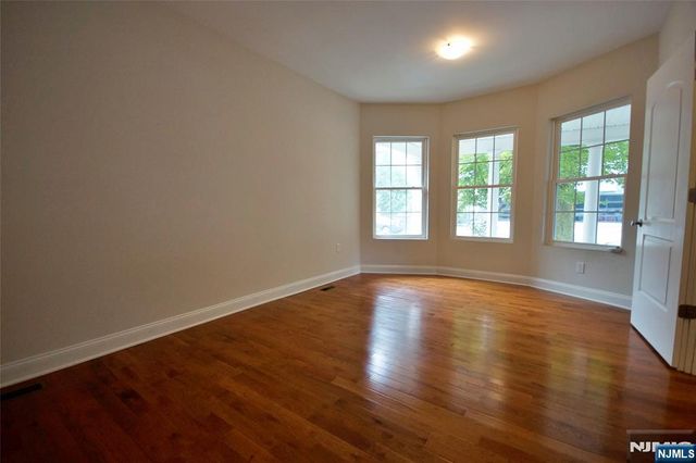403 Undercliff Avenue, Edgewater, NJ 07020