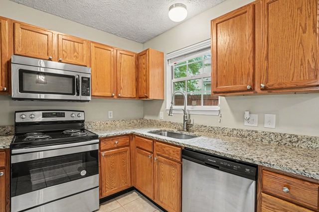 103 Village Ct, Hendersonville, TN 37075