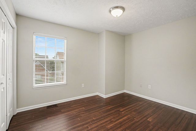 103 Village Ct, Hendersonville, TN 37075