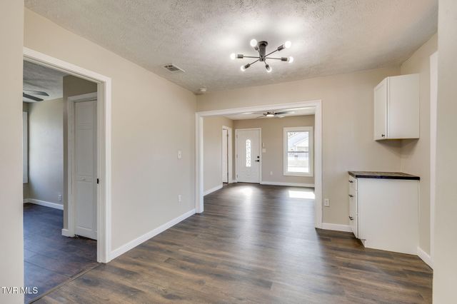 2404 Overlook Road, Kingsport, TN 37664