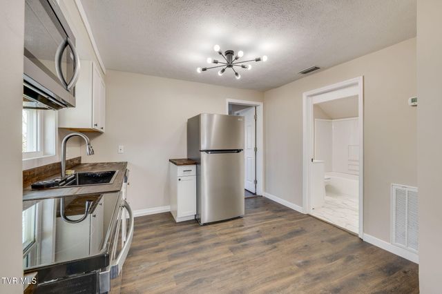 2404 Overlook Road, Kingsport, TN 37664