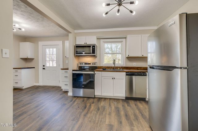 2404 Overlook Road, Kingsport, TN 37664