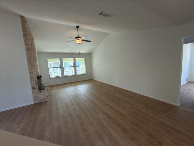 1915 Egger Ave, Round Rock, TX 78664