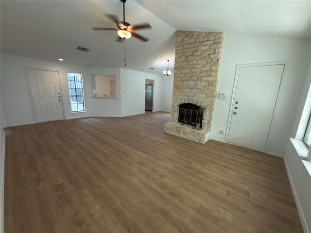 1915 Egger Ave, Round Rock, TX 78664