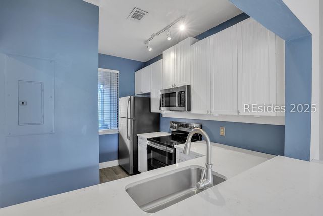 5 Gum Tree Rd Apt F7, Hilton Head Island, SC 29926