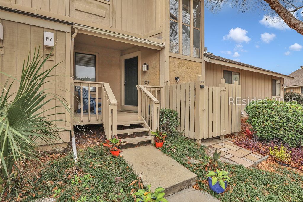 5 Gum Tree Rd Apt F7, Hilton Head Island, SC 29926