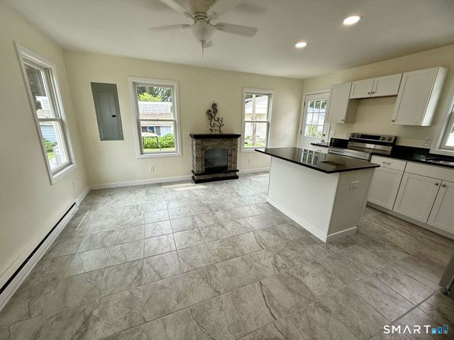 6 First Street, Madison, CT 06443