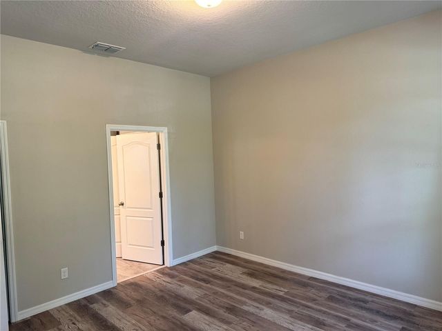 5912 VILLAGE CENTER DRIVE, Lithia, FL 33547