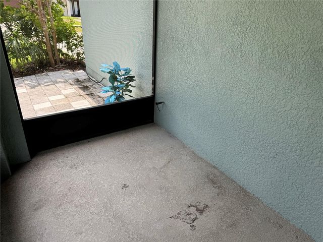 5912 VILLAGE CENTER DRIVE, Lithia, FL 33547