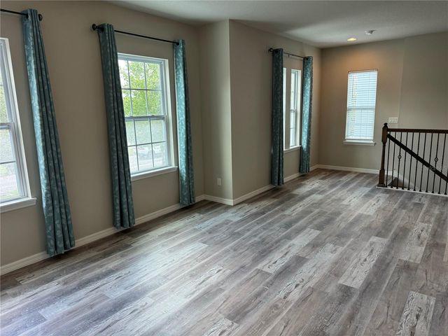 5912 VILLAGE CENTER DRIVE, Lithia, FL 33547