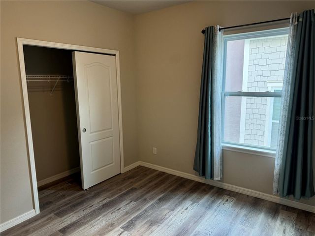 5912 VILLAGE CENTER DRIVE, Lithia, FL 33547