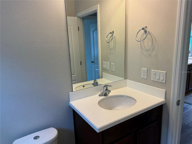 5912 VILLAGE CENTER DRIVE, Lithia, FL 33547