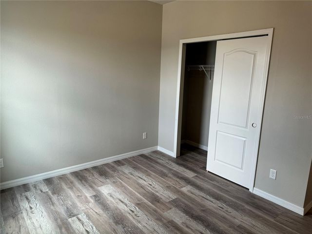 5912 VILLAGE CENTER DRIVE, Lithia, FL 33547