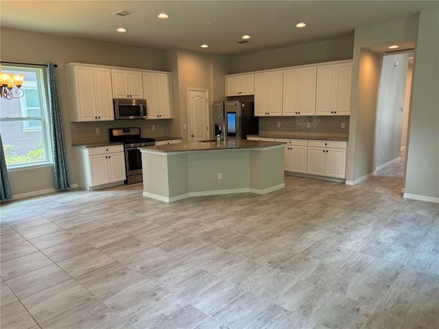 5912 VILLAGE CENTER DRIVE, Lithia, FL 33547