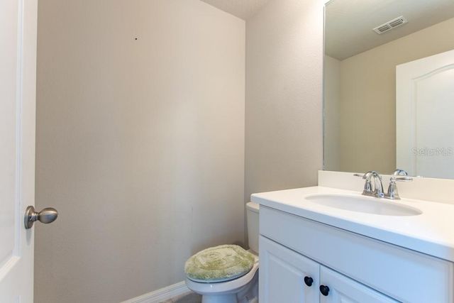 5912 VILLAGE CENTER DRIVE, Lithia, FL 33547