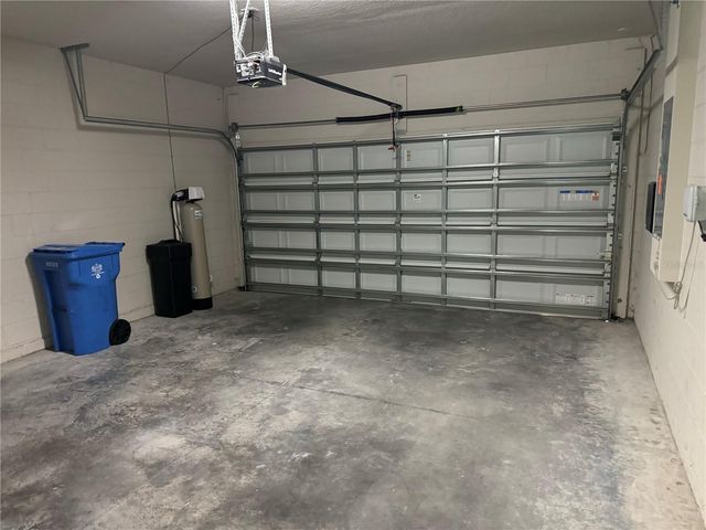 5912 VILLAGE CENTER DRIVE, Lithia, FL 33547