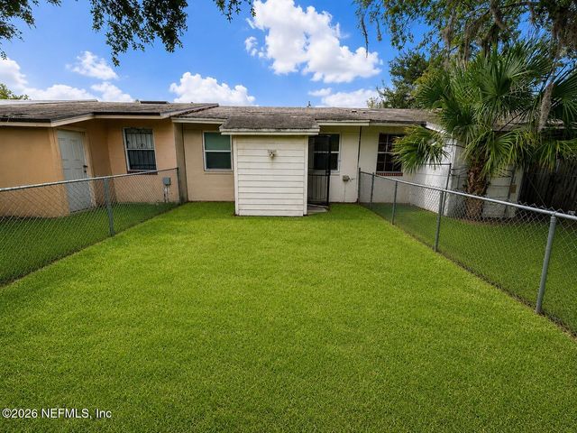 4666 KEN KNIGHT Drive N, Jacksonville, FL 32209