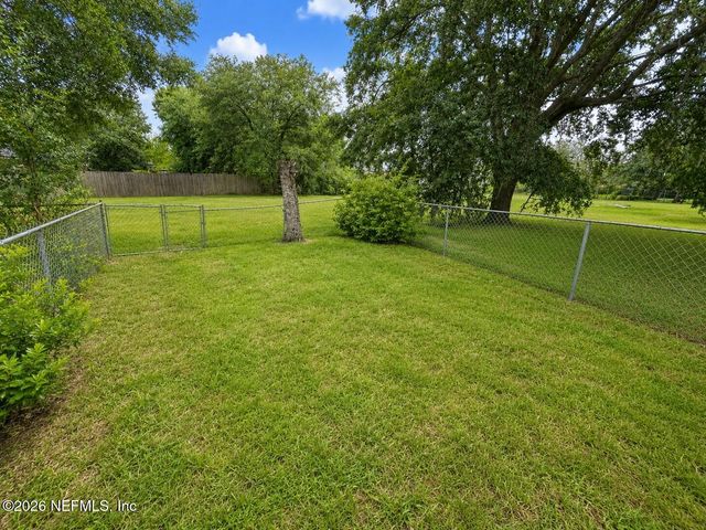 4666 KEN KNIGHT Drive N, Jacksonville, FL 32209