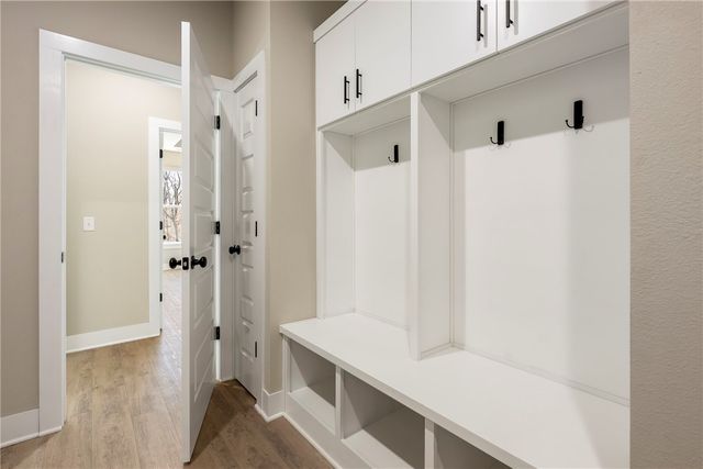 31 Monikie Drive, Bella Vista, AR 72715