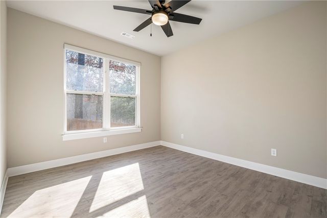 31 Monikie Drive, Bella Vista, AR 72715