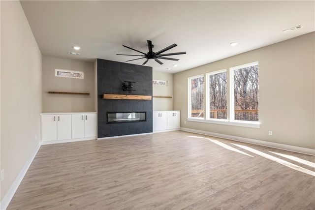 31 Monikie Drive, Bella Vista, AR 72715