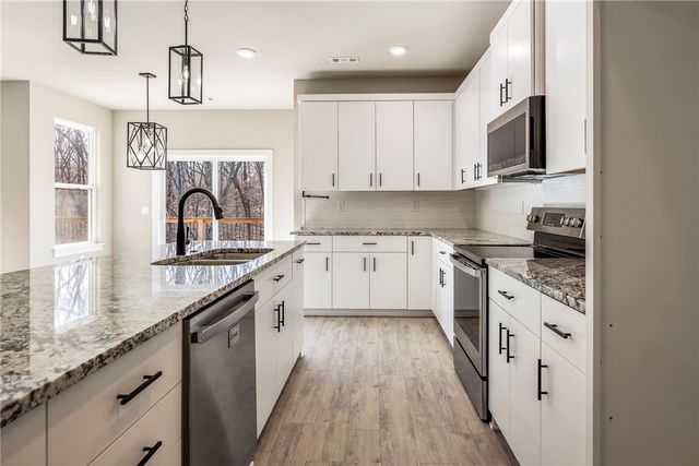 31 Monikie Drive, Bella Vista, AR 72715