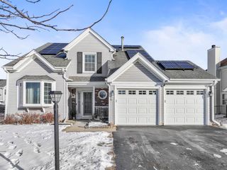 40 Jackson Lane, Streamwood, IL 60107