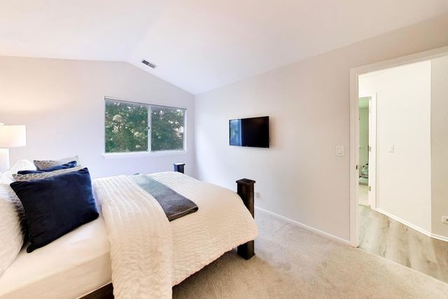 1506 Canbury Court 2A, Wheeling, IL 60090
