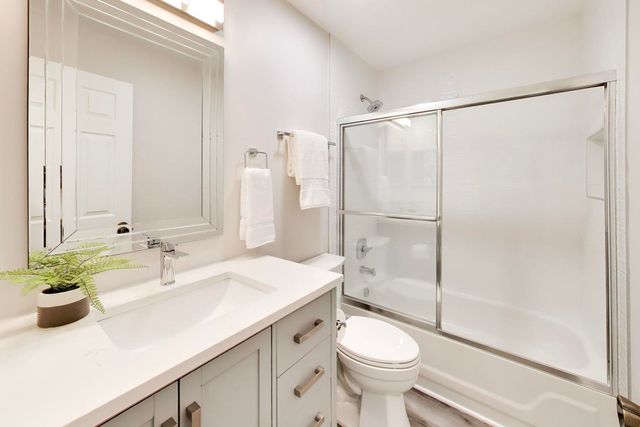 1506 Canbury Court 2A, Wheeling, IL 60090