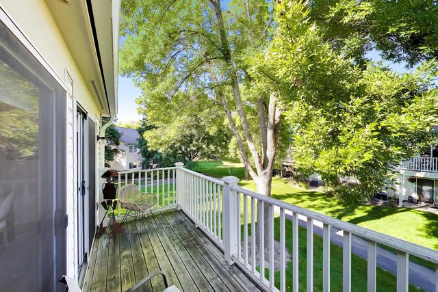 1506 Canbury Court 2A, Wheeling, IL 60090