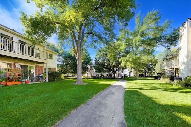 1506 Canbury Court 2A, Wheeling, IL 60090