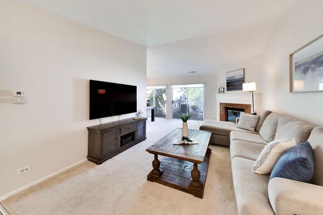 1506 Canbury Court 2A, Wheeling, IL 60090