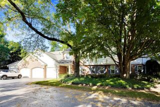 1506 Canbury Court 2A, Wheeling, IL 60090