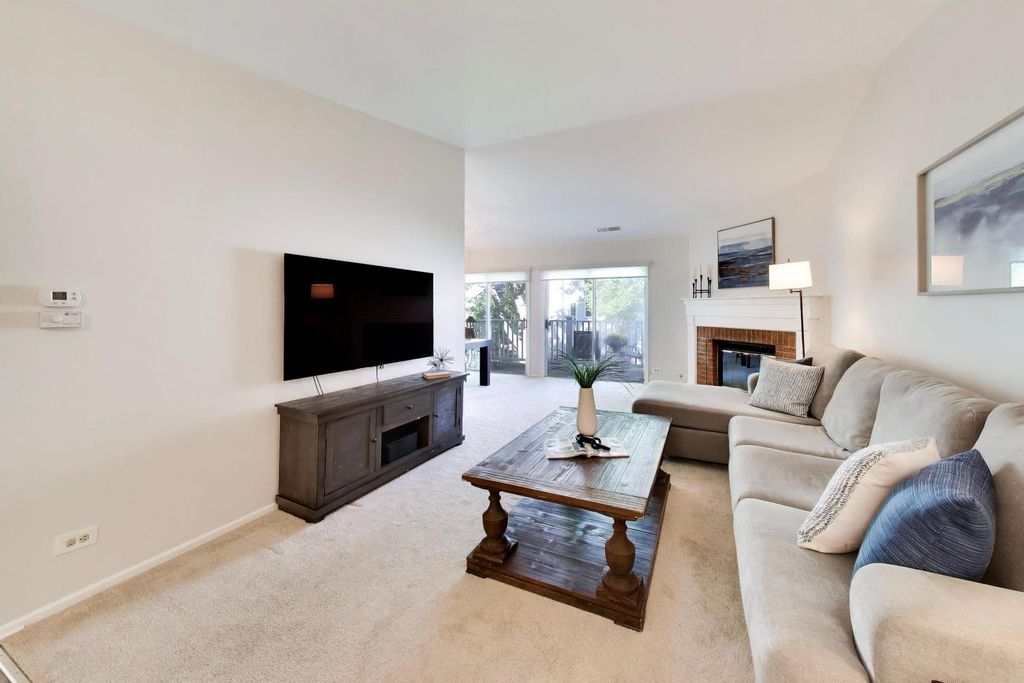 1506 Canbury Court 2A, Wheeling, IL 60090 — photo 4