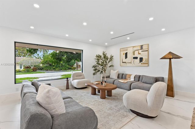 19731 NE 24th Ave, Miami, FL 33180