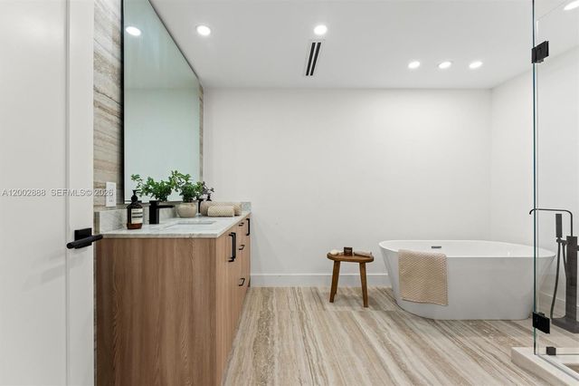 19731 NE 24th Ave, Miami, FL 33180