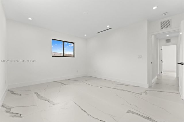 19731 NE 24th Ave, Miami, FL 33180