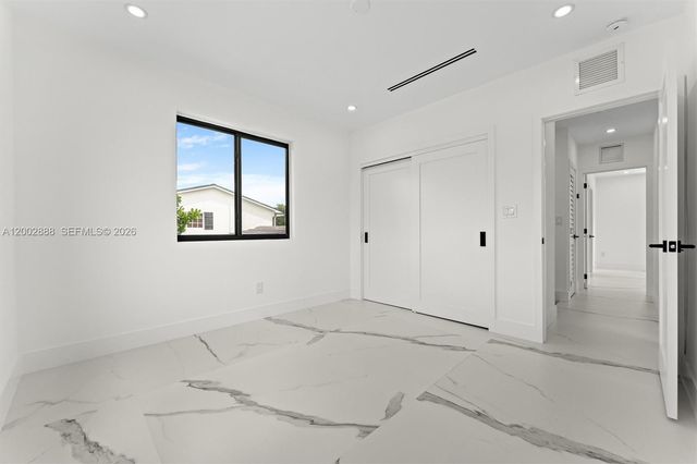 19731 NE 24th Ave, Miami, FL 33180