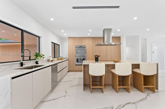 19731 NE 24th Ave, Miami, FL 33180