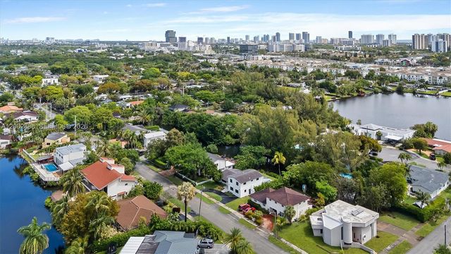 19731 NE 24th Ave, Miami, FL 33180