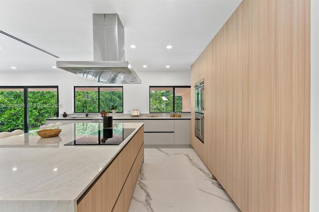 19731 NE 24th Ave, Miami, FL 33180